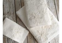 Махровое полотенце Irya. Lily молочного цвета, 50х90 см, в коробке