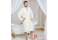 Махровый мужской халат Guddini. Amadeo молочный, рост модели 185 см 